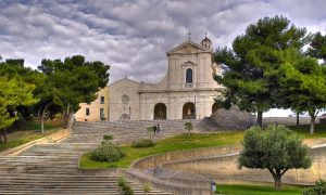 veduta della scalinata ce porta alla basilica della Nostra Signora Di Bonaria Cagliari