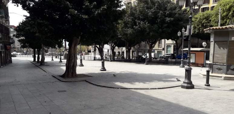 Pasquetta, Cagliari 2020, piazza Yenne, alberi, panchine
