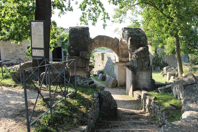 Altilia Di Sepino Porta