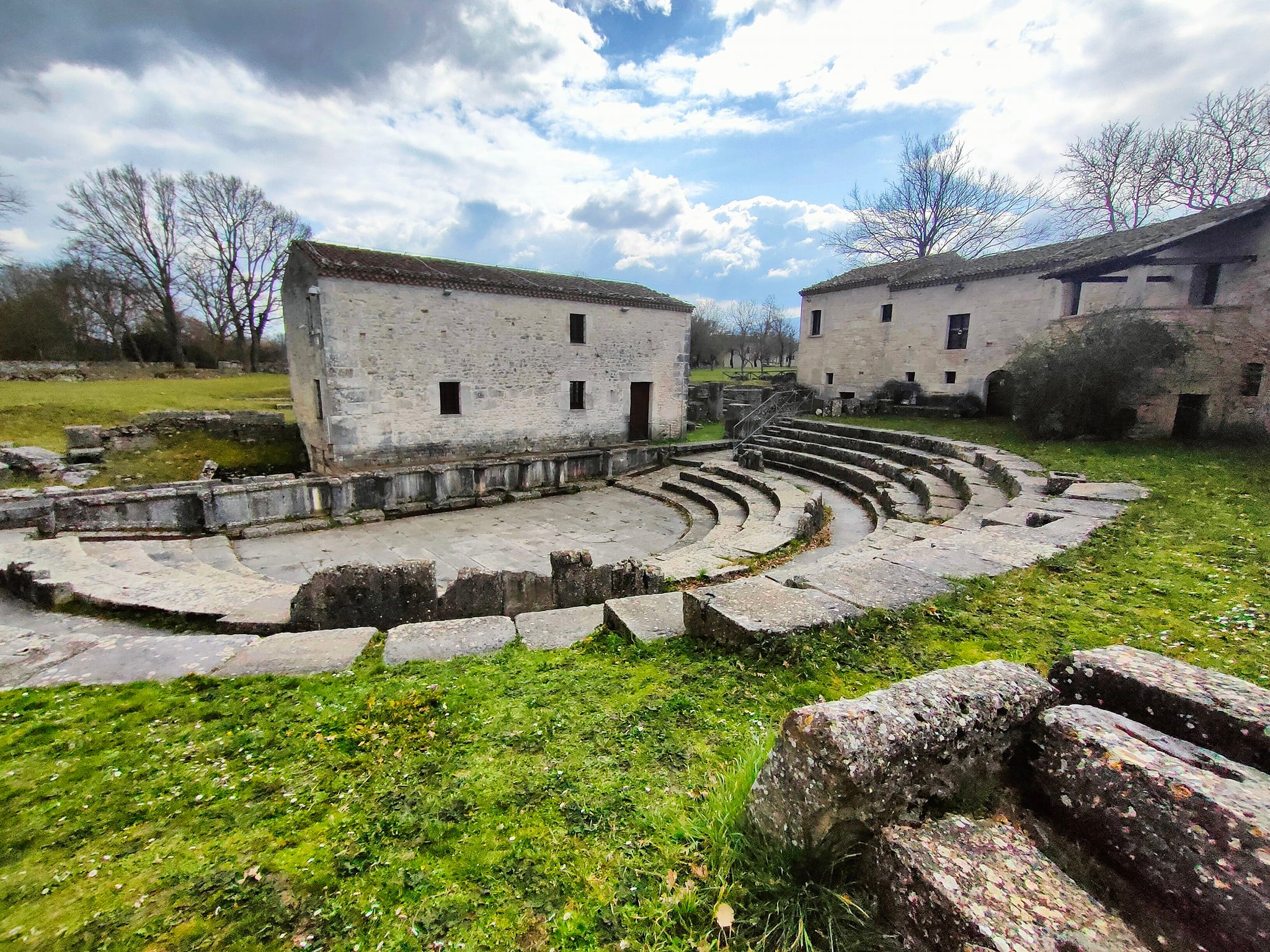Teatro romano nel sito archeologico di Altilia di Sepino