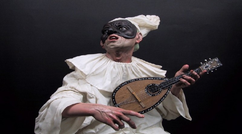 Pulcinella è la maschera più famosa del teatro napoletano