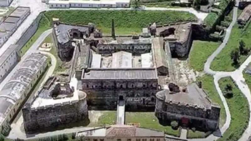 Riproduzione Castello dei Normanni Capua 