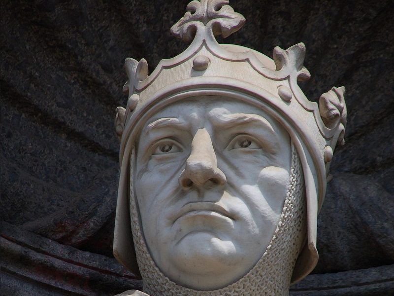 Bartolomeo di Capua - Particolare della statua di Carlo I d'Angiò
