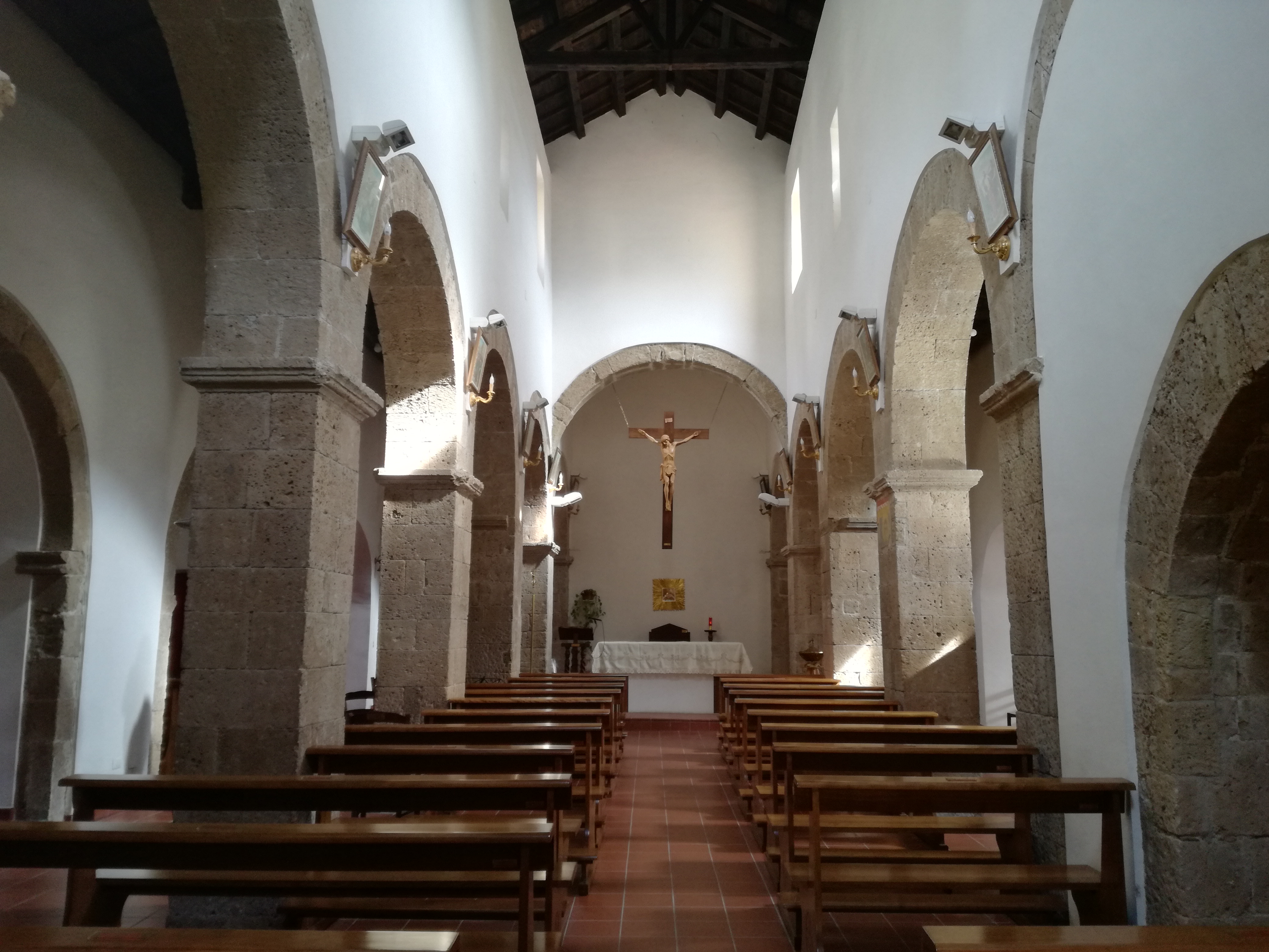 l'interno della chiesa di San Nicola