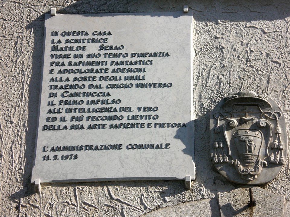 Lapide commemorativa posta sulla dimora di Ventaroli dove Matilde Serao visse da bambina