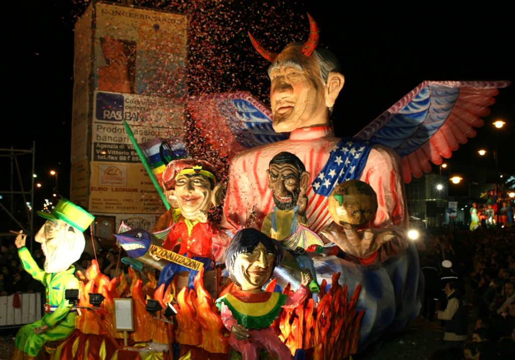 Carnevale di Villa Literno - uno dei carri
