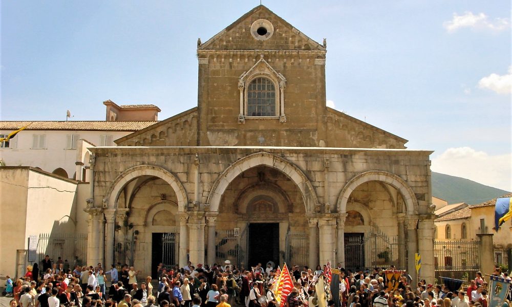 Duomo Di Sessa Aurunca - esterno della chiesa