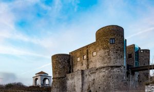 Castello angioino aragonese di Calvi Risorta dalla Casilina