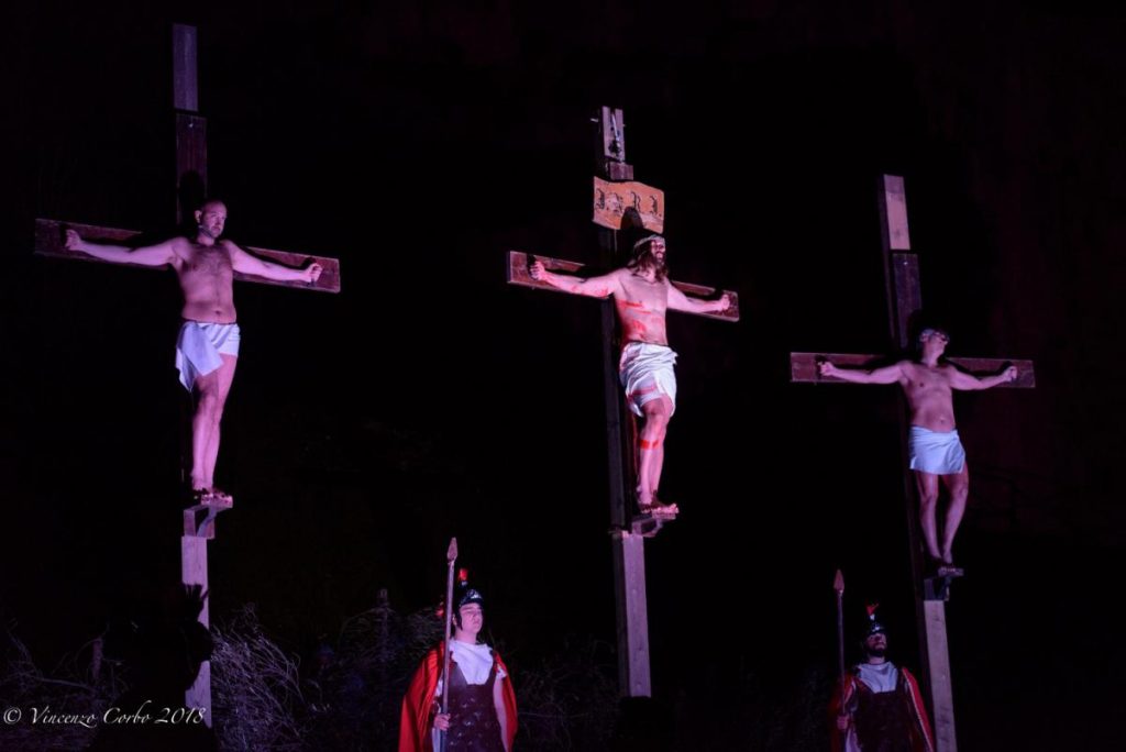 Crocifissione nella Passione vivente 2019 di Vairano