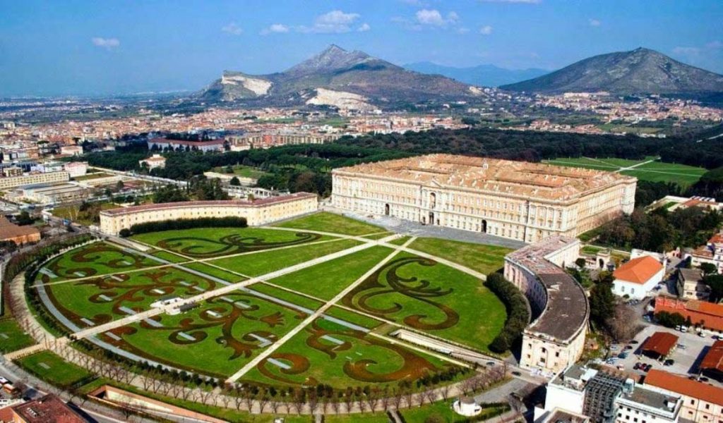 Caserta in vendita - Piazza Carlo Iii Con Drone