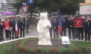 Statua Dell'orso Wojtek A Cassino