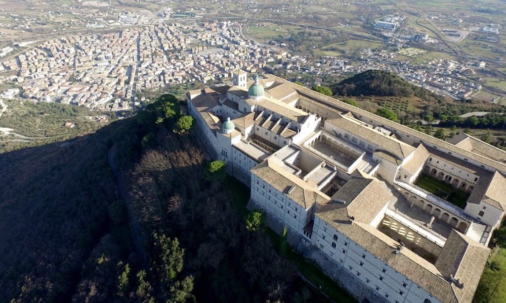 Fiaccola Benedettina Abbazia Di Montecassino