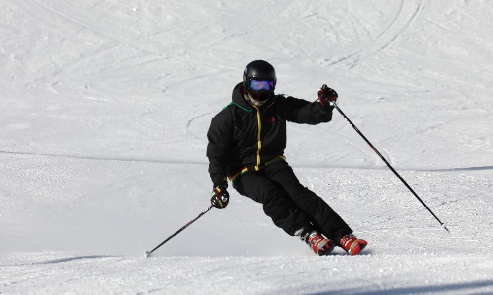 Voglia Di Sciare Sciatore Sulla Neve