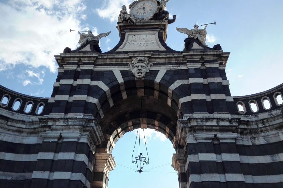Fortino e Porta Garibaldi: due monumenti storici a Catania - fonte: FidelityHouse