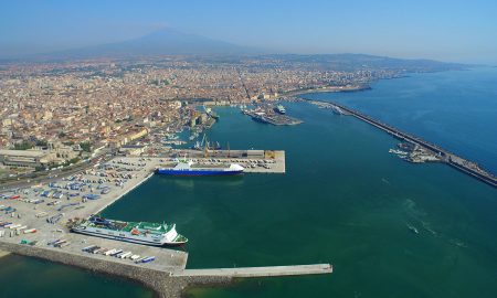 il porto di Catania ha un molo di levante lungo quasi due chilometri