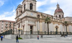 Città di Giarre oggi. Fonte foto: Domonabikeitaly Alamy - Stock Photo