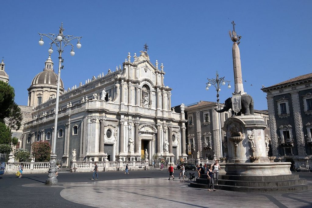 Turismo a Catania, Piazza Duomo