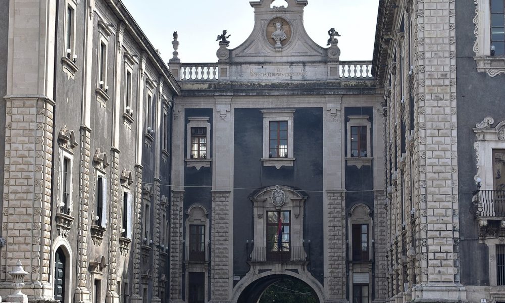 Porta Uzeda, Porte di Catania