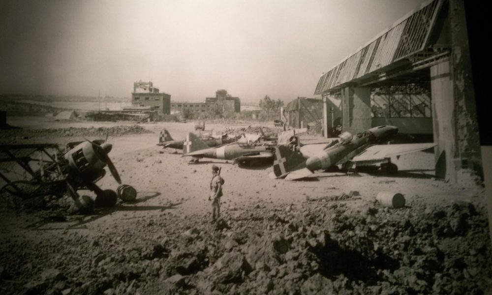 Aeroporto di Catania a seguito di un bombardamento. Fonte foto: Mobilita Catania.