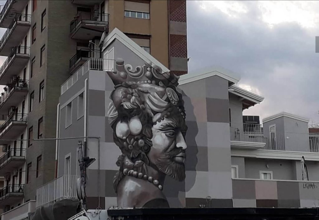 Lo street artist siciliano Salvo Ligama, ha realizzato diversi murales a Catania, gli ultimi due sono il Dio Poseidone e il Moro a San Giovani Li Cuti e Piazza Europa.