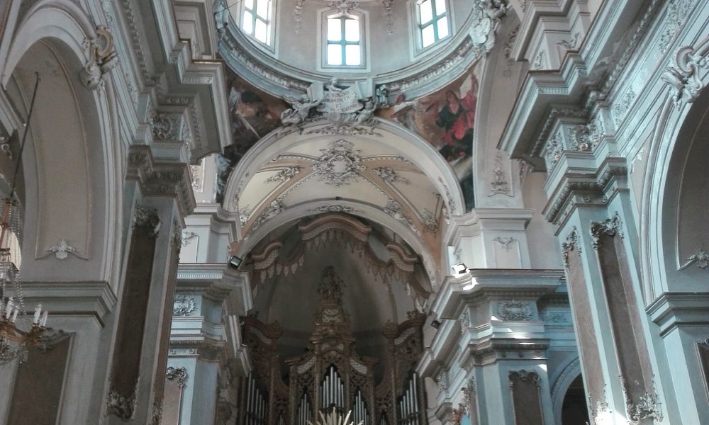 Interni Della Chiesa Collegiata Di Catania