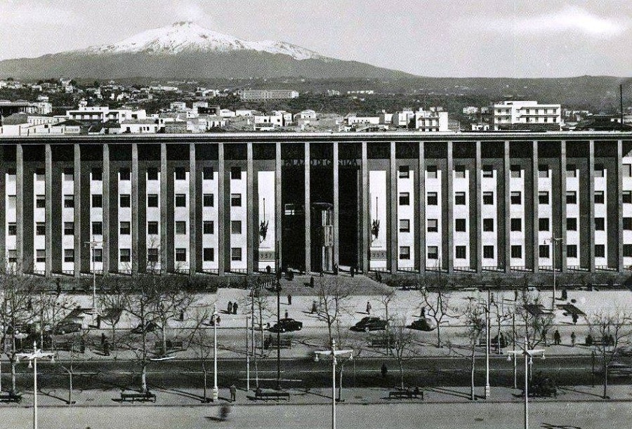 Palazzo di Giustizia - Il Palazzo di Giustizia negli anni 1936/1952. Fonte foto: Francesco Fichera