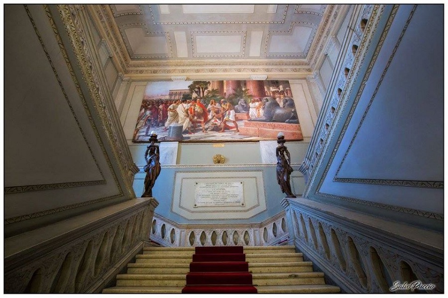 Palazzo degli Elefanti - le scale interne del Municipio. Foto di: Salvo Puccio