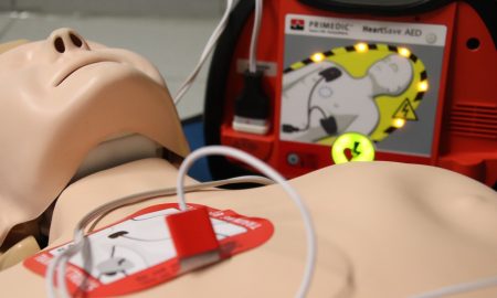 Il cuore di Raffaele - primo piano utilizzo defibrillatore
