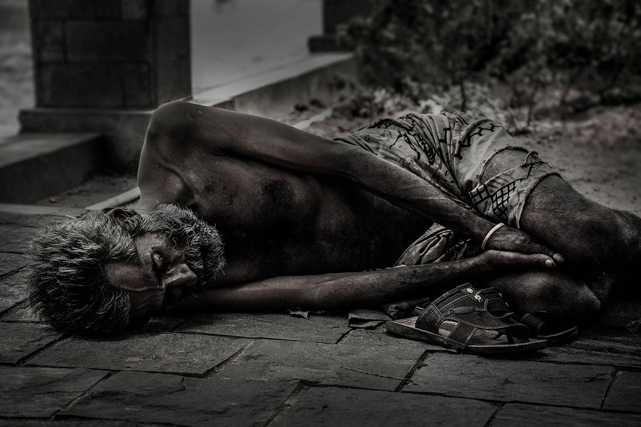 Poveri 2