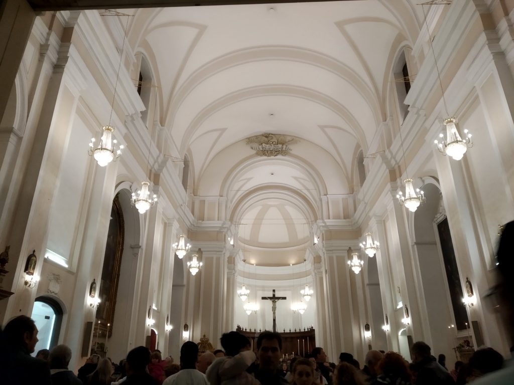 Sant'Agata la Vetere: l'interno e la navata centrale