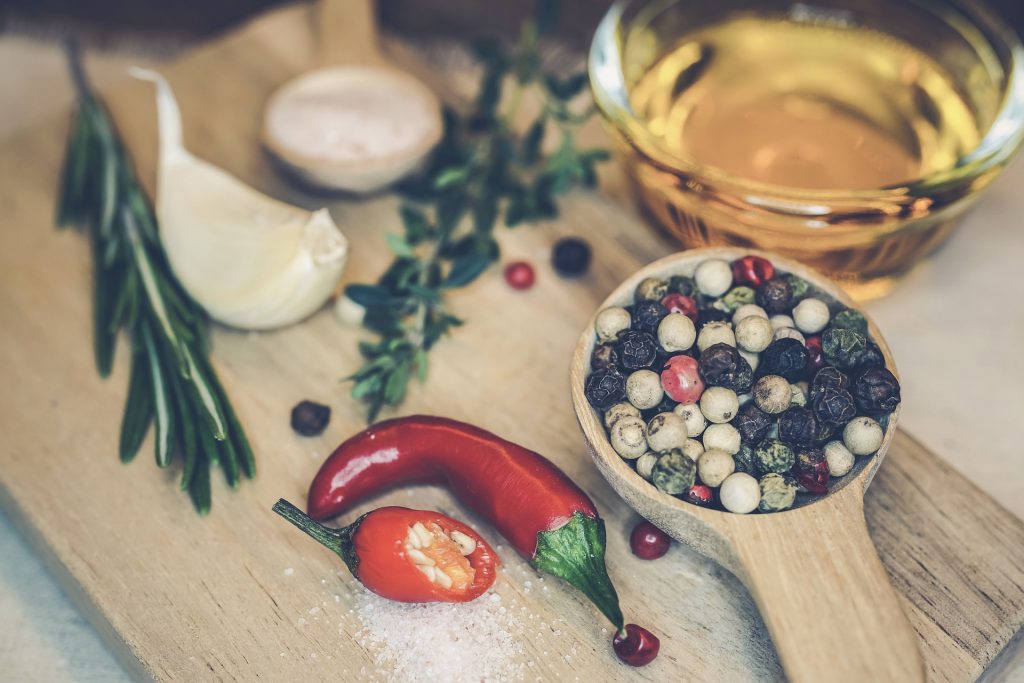 Olio, aglio, pepe o peperoncino sono gli ingrendienti base per cucinare muccuni e vaccareddi 