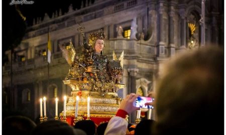 Ottava di Sant'Agata - busto reliquario in processione. Foto di Salvo Puccio.