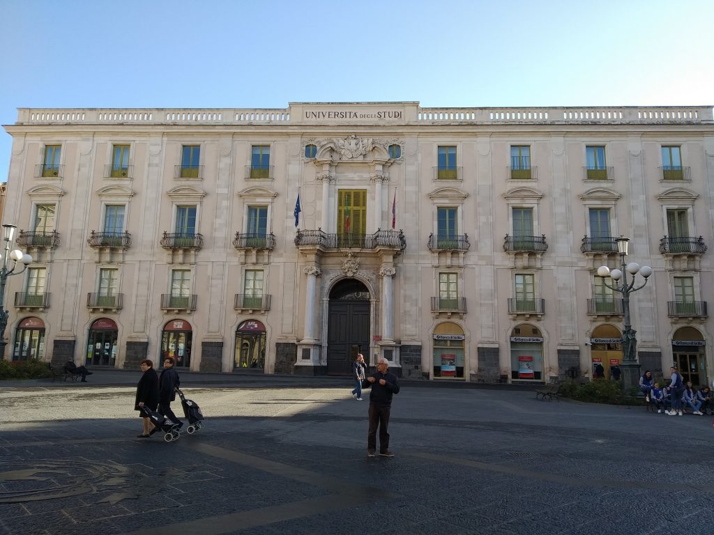 Piazza Università e gli investimenti sulla pedonalizzazione
