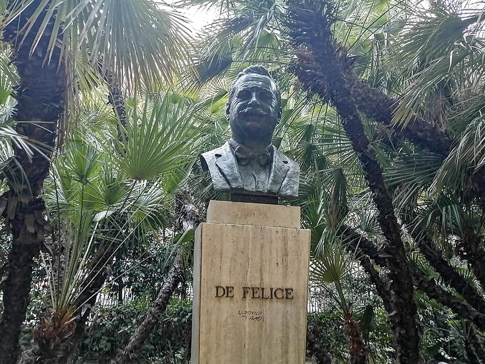 il busto dedicato al sindaco più amato di Catania: Giuseppe De Felice Giuffrida
