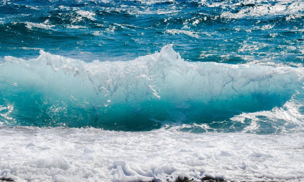 Mare sicuro: le onde di un mare mosso