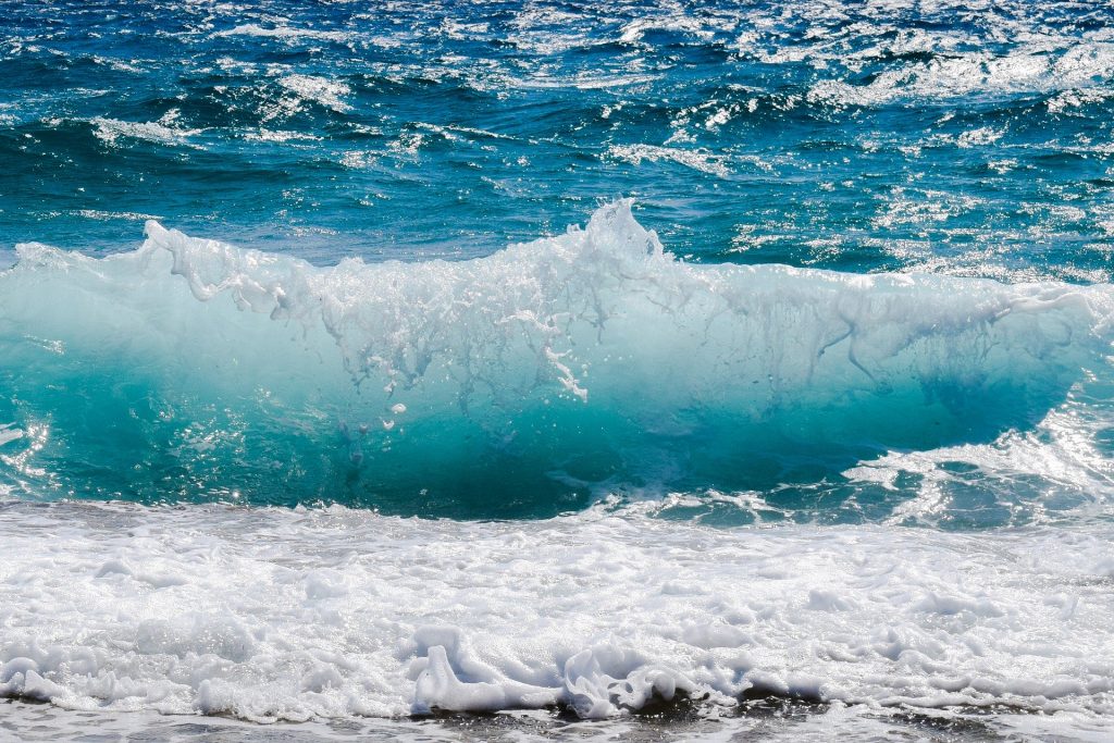 Mare sicuro: le onde di un mare mosso
