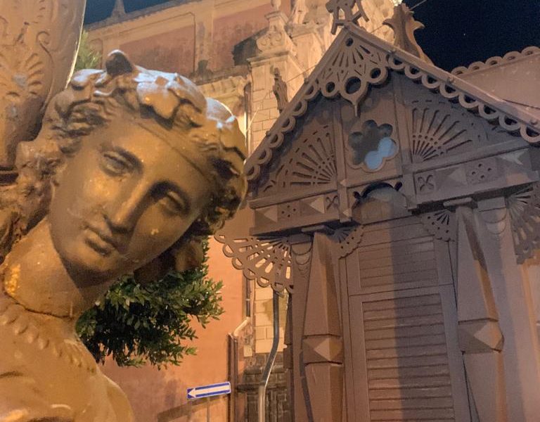 Mascheroni, Ruote, Monasteri: Storie Di Fede E Reclusione.