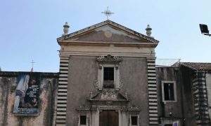 una delle chiese più suggestive e belle della città etnea, un luogo ricco di storia e bellezze artistiche custodite al suo interno.