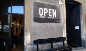 Centro Culturale Open: ingresso e logo