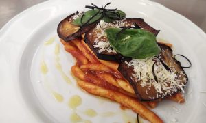 La Fipe Confcommercio di Catania, l’associazione dei ristoratori, ha avanzato la proposta del riconoscimento della pasta alla Norma come patrimonio culturale gastronomico dell’Unesco.