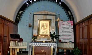 Santa Maria Delle Grazie è venerata in una cappella a pochi passi dal duomo, dalla casa di Verga e dal Fortino, via Vitt. Emanuele e via Garibaldi