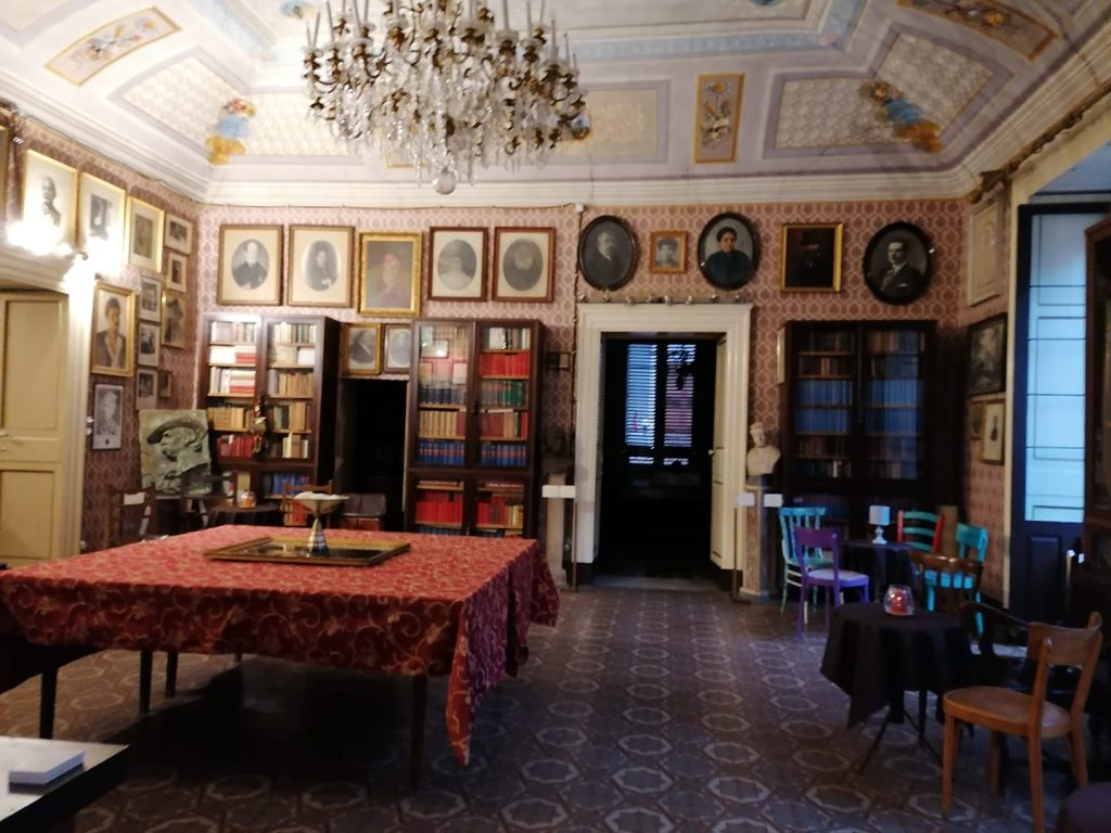 Il meraviglioso salone delle feste della Società Storica Catanese