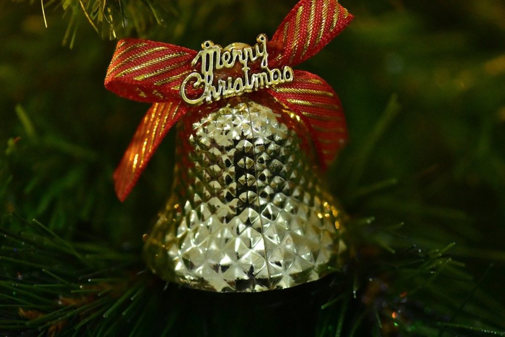 Piatti di Natale- una campanellina di Buon Natale- Foto: Pixabay