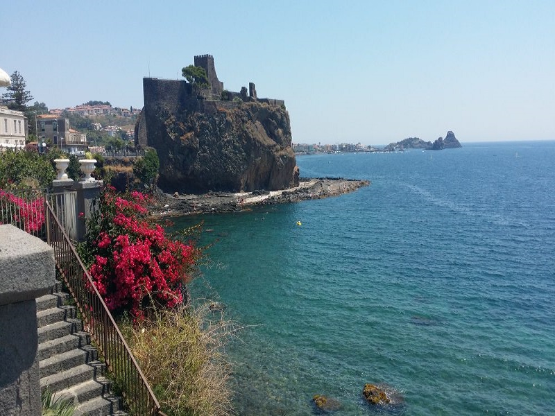 Mare dei ciclopi- Acicastello - Foto: itcatania.it