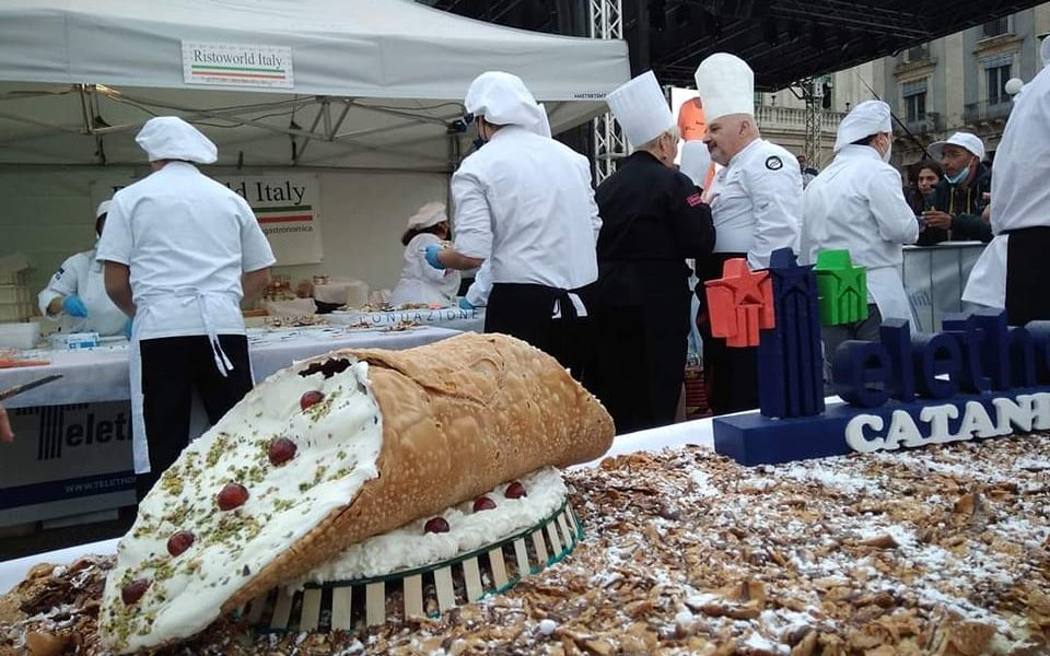 Torta Giganterealizzata da Ristoworld Italy per la raccolta fondi Telethon a Catania