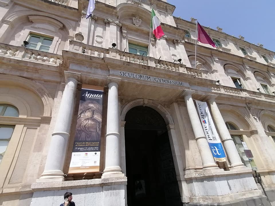 Il palazzo centrale sito in Piazza Università è la sede della mostra dedicata a Sant'Agata