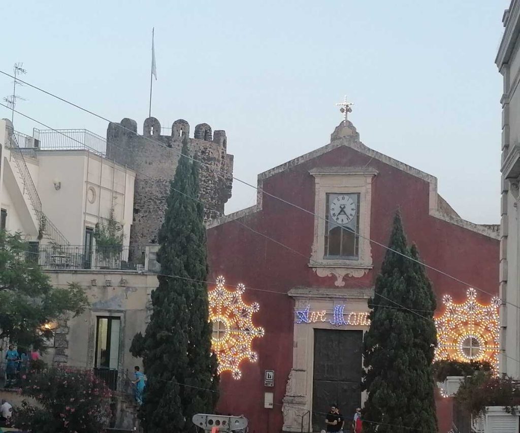 a facciata della chiesa della madonna di Ognina