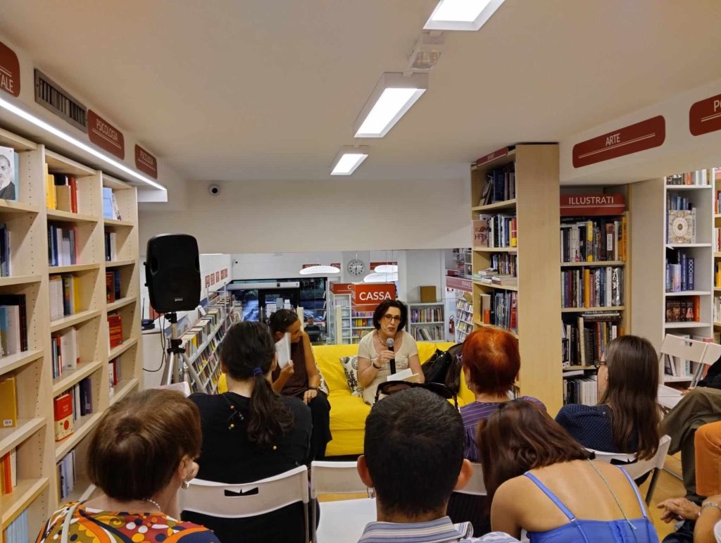 Il mondo sfavillante, la presentazione alla libreria Mondadori ph Angela Strano