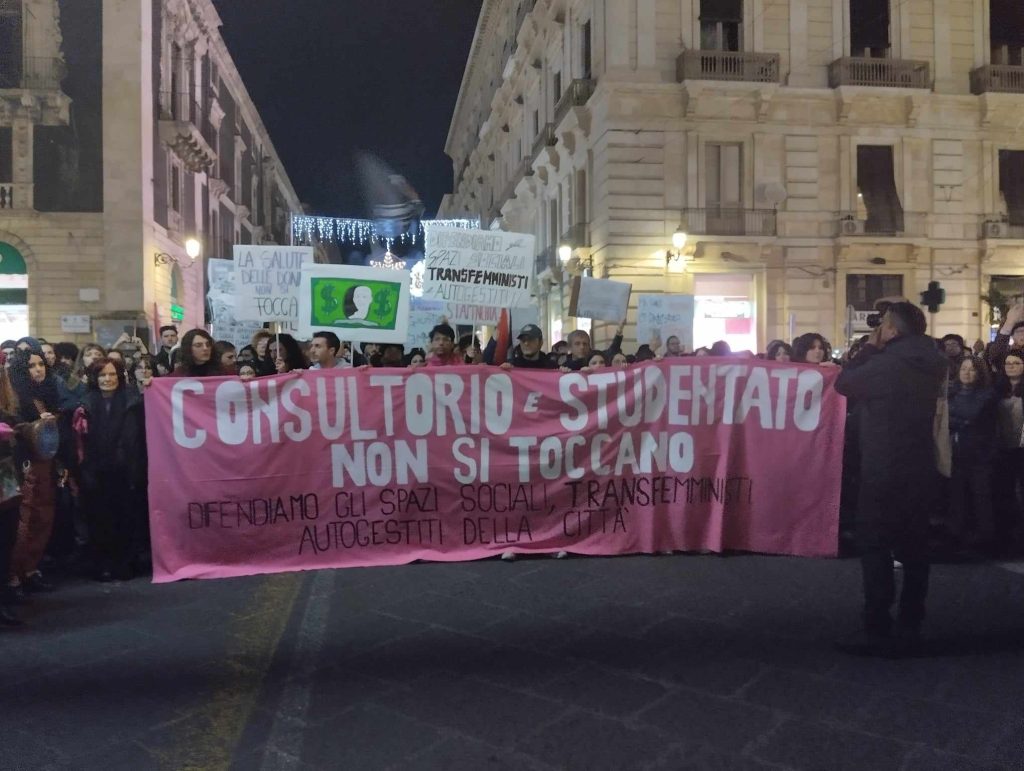 Corteo del 7 dicembre a difesa di Sudentato e Consultorio ph Angela Strano