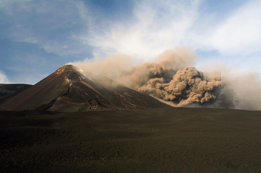 Etna laboratorio naturale per studiare vulcanismo venusiano